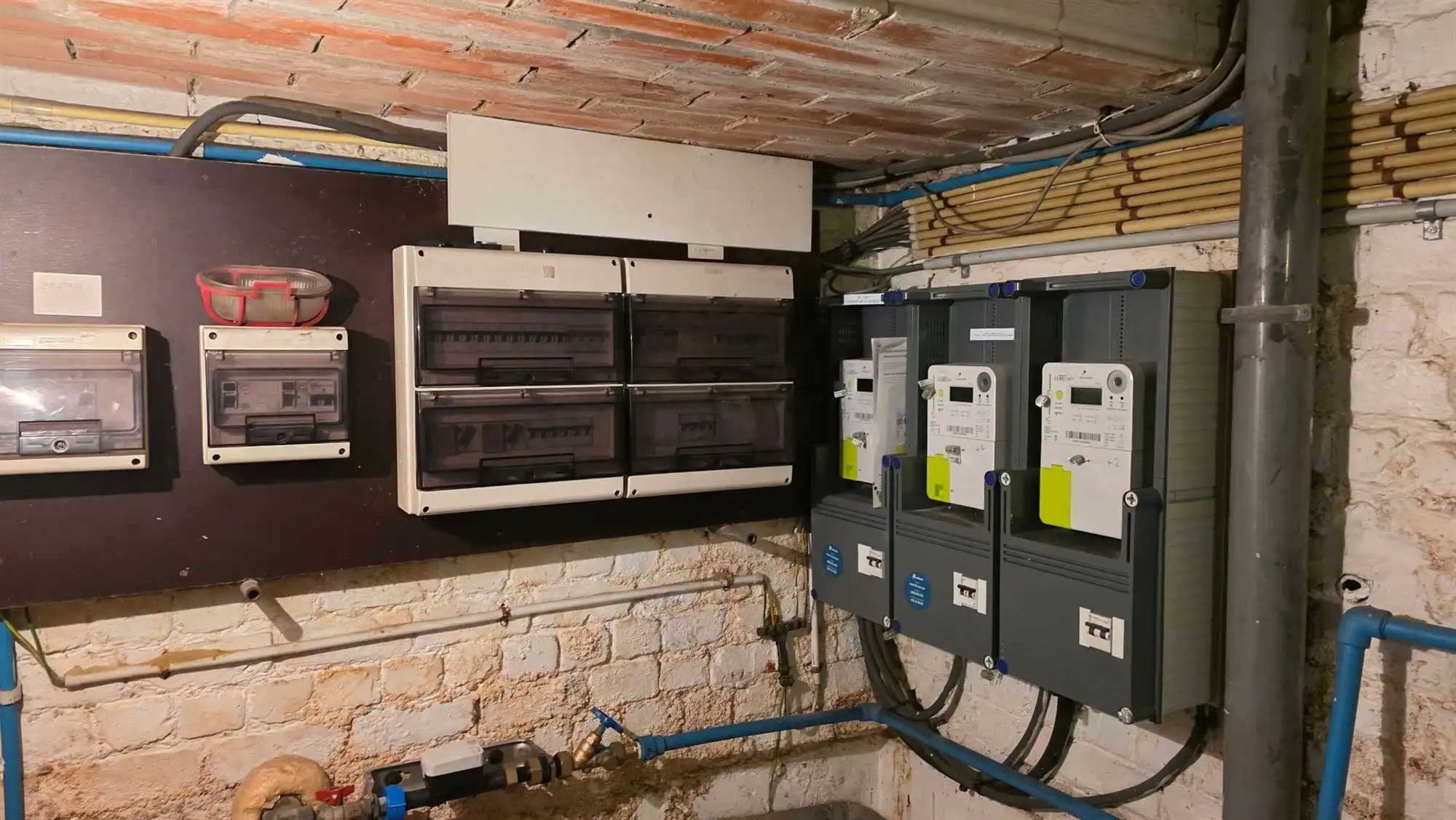 Eengezinswoning met 3 appartementen foto 17