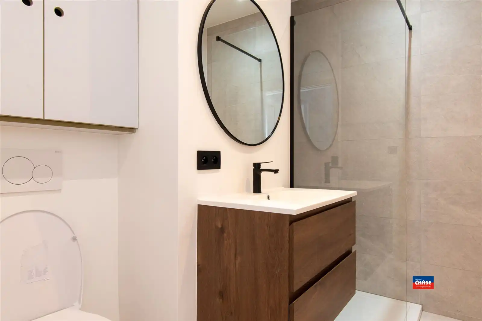 Recent gerenoveerd appartement met 2 slaapkamers foto 8