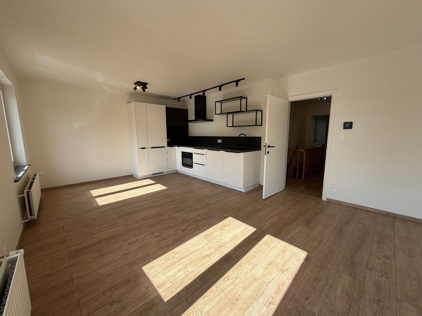 Ruim 3-slpk-appartement mét terras te Gavere-Asper foto 2