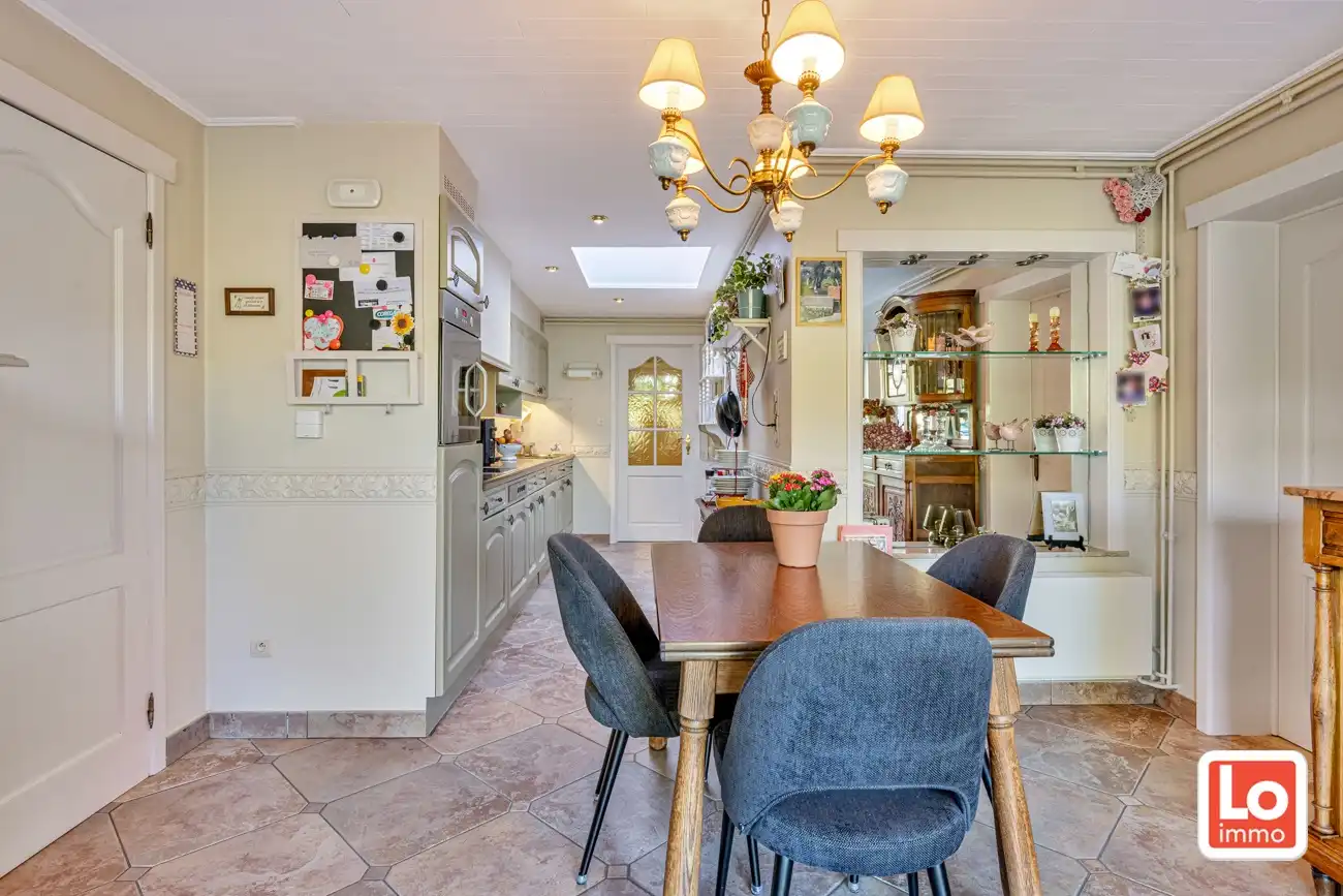 VERKOCHT! Charmante halfopen woning met inpandige garage op een rustige en groene locatie in Beervelde! foto 13