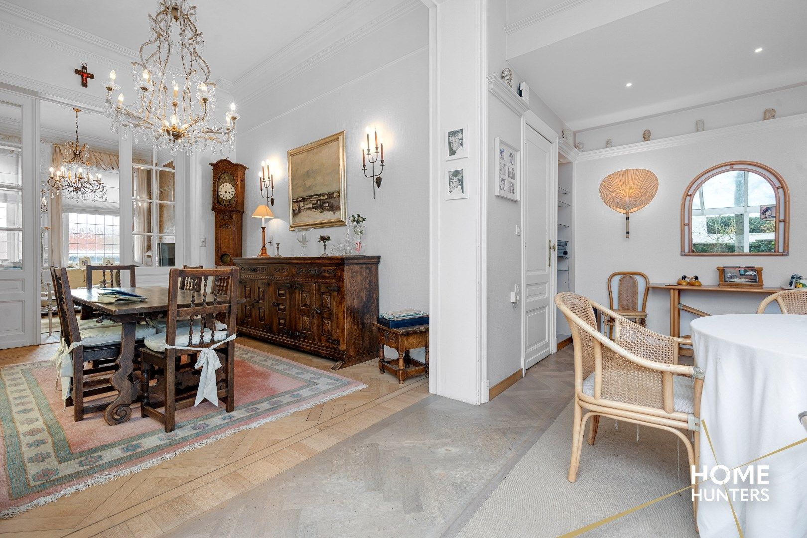 Unieke Herenwoning pal in het historische stadscentrum van Ieper met praktijkruimte foto 7