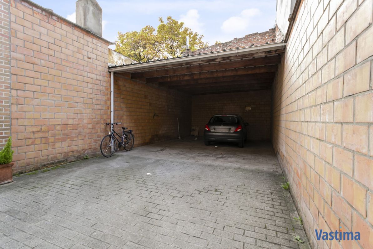 Instapklaar appartement met dubbel verdiep nabij centrum Aalst foto 12