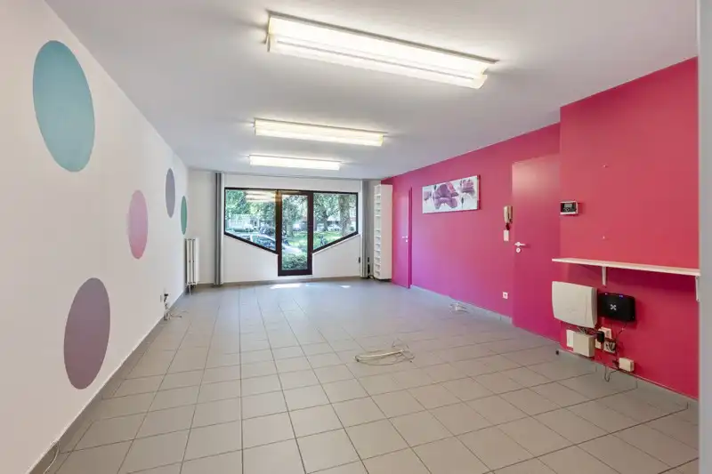 Zeer rustig gelegen gelijkvloers appartement met 3 slaapkamers, tuin en garage foto 11