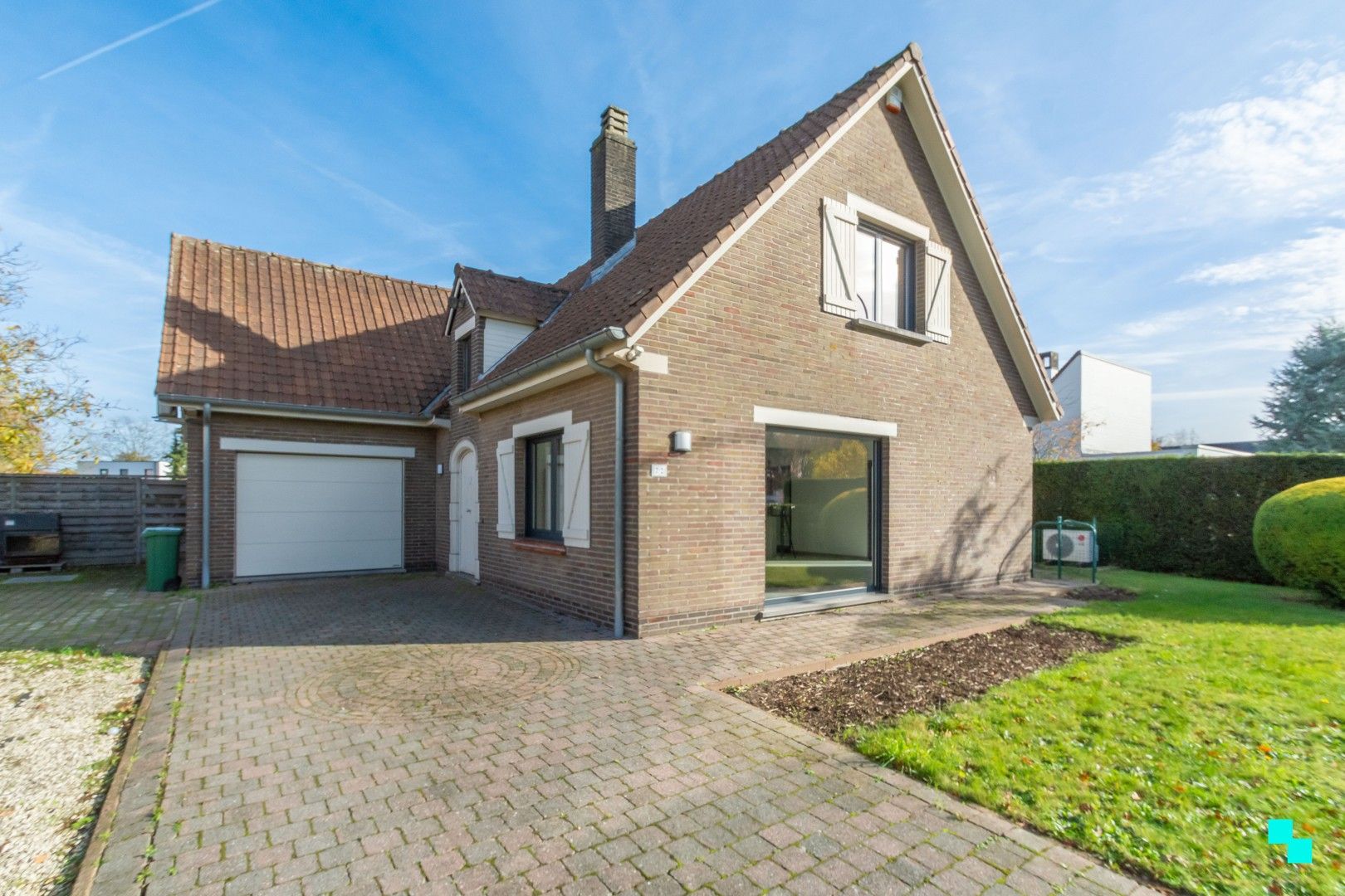 Ruime woning op rustige locatie te Wetteren foto {{pictureIndex}}