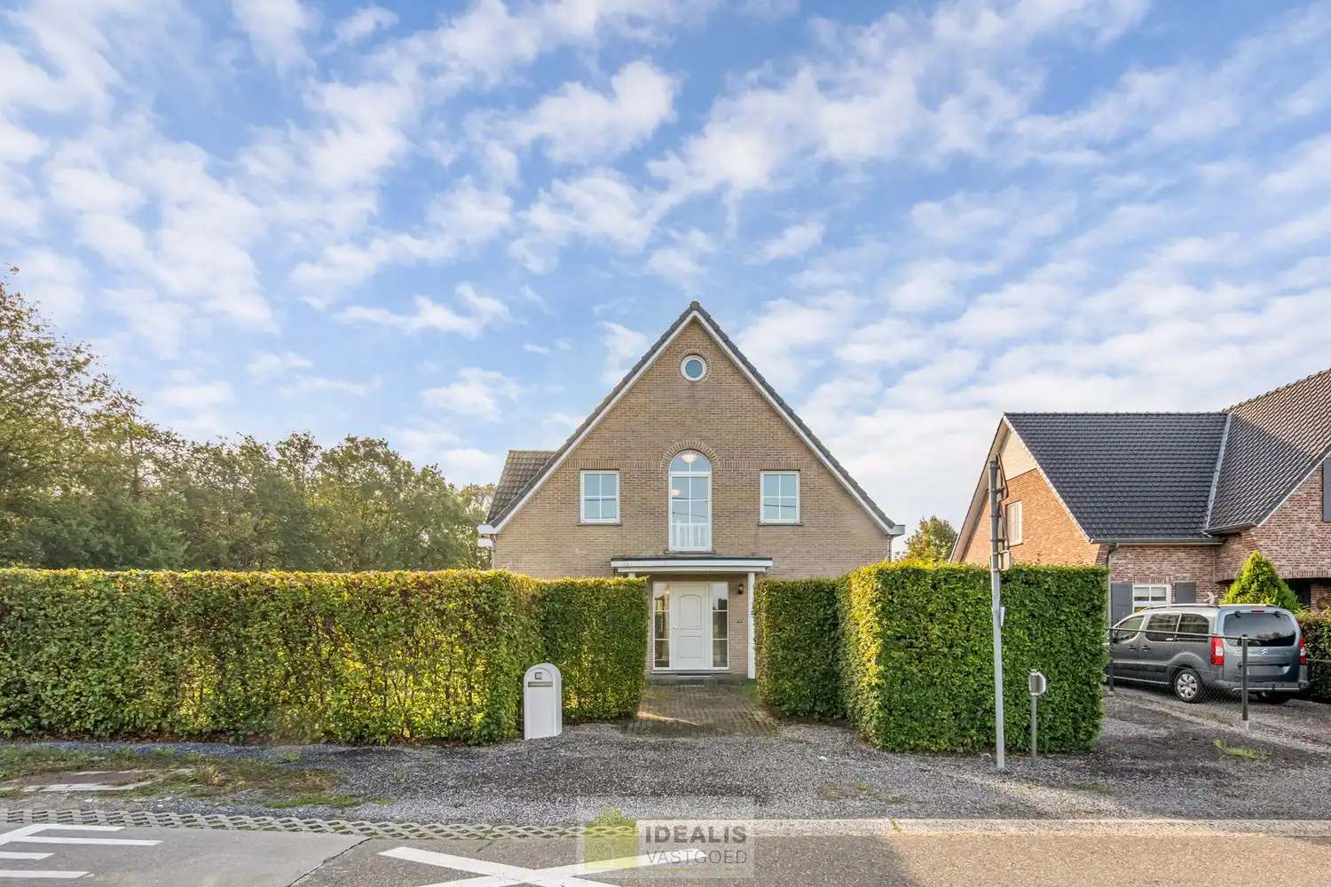 IDEALIS VASTGOED – HEDENDAAGSE EENGEZINSWONING OP RUSTIGE LOCATIE MET AANGELEGDE TUIN OP EEN KNAP PERCEEL (9A87CA) NABIJ HET CENTRUM VAN PELT – De woning omvat een heerlijke lichtrijke open leefruimte met aansluitend goed uitgeruste keuken, fijne wasplaats/berging, 4 royale slaapkamers en goed ingerichte badkamer. Een praktisch ingedeelde woning op een aangenaam en ruim perceel! foto 30