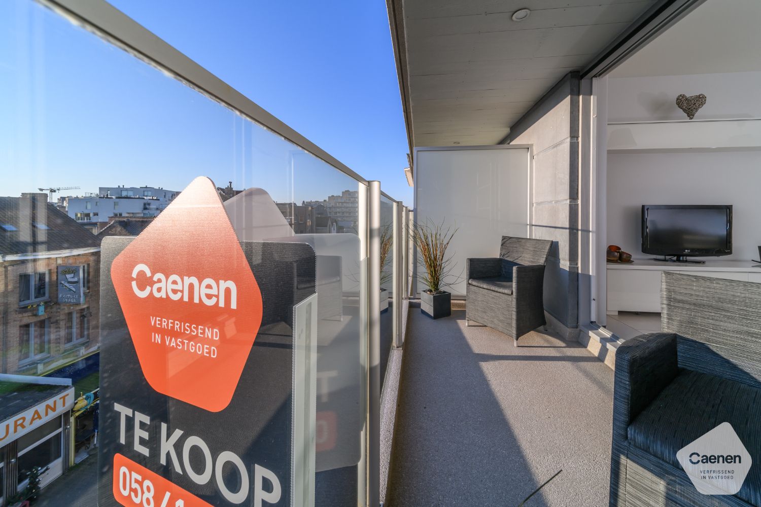 Heel recent, lichtrijk 1-slaapkamerappartement met zuidgericht terras op topligging nabij zee foto 13