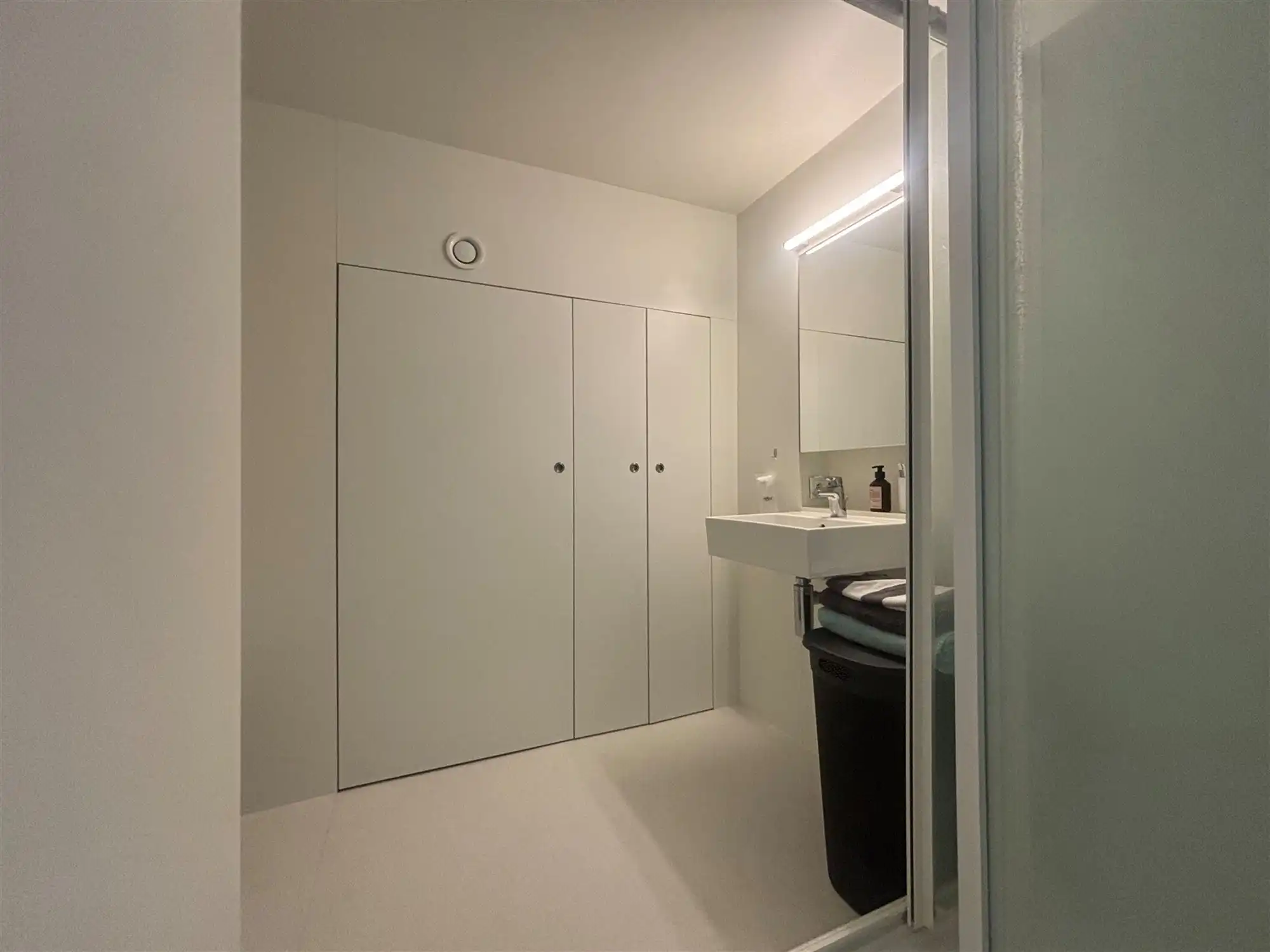 Stijlvolle en ruime studio aan de Vaartkom foto 6