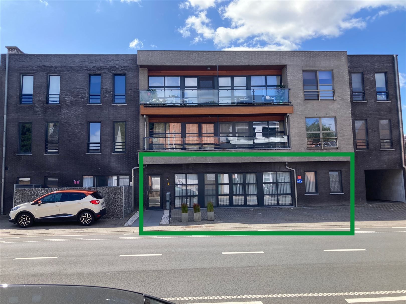 Modern gelijkvloersappartement + tuin & garage op toplocatie foto {{pictureIndex}}