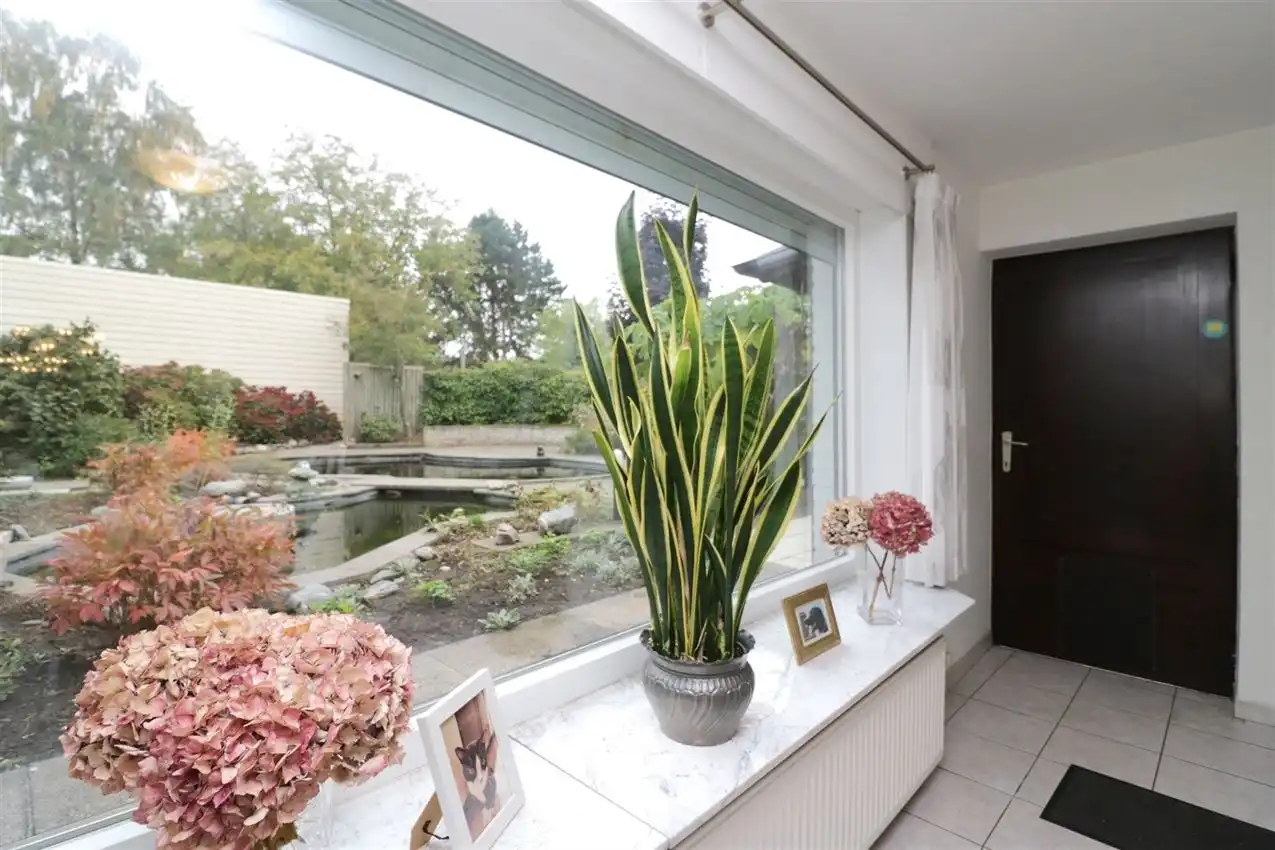 label c, nabij station, garage voor vijf wagens foto 12