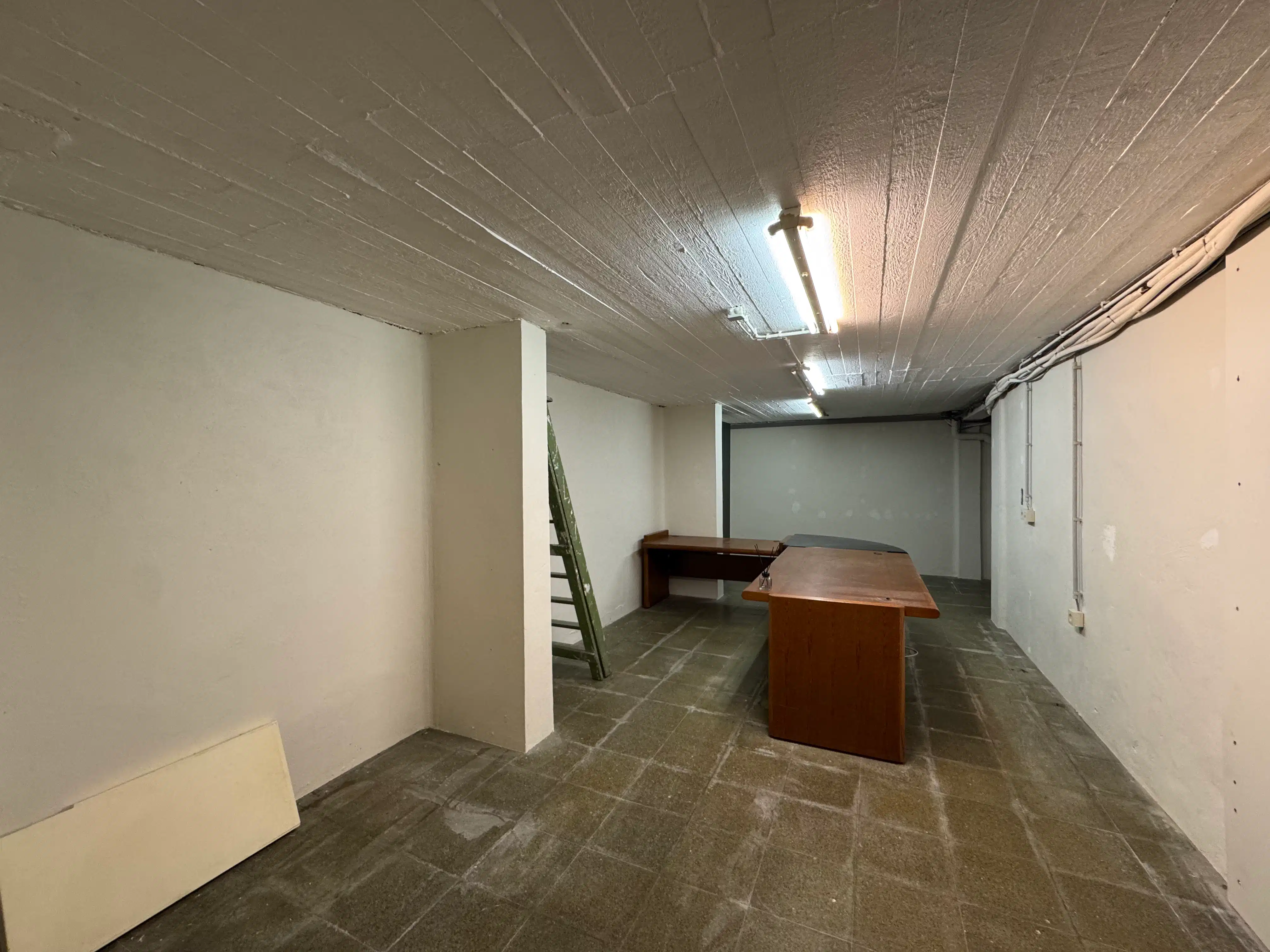 Handelsgelijkvloers 100m² + stockage 84m² foto 8