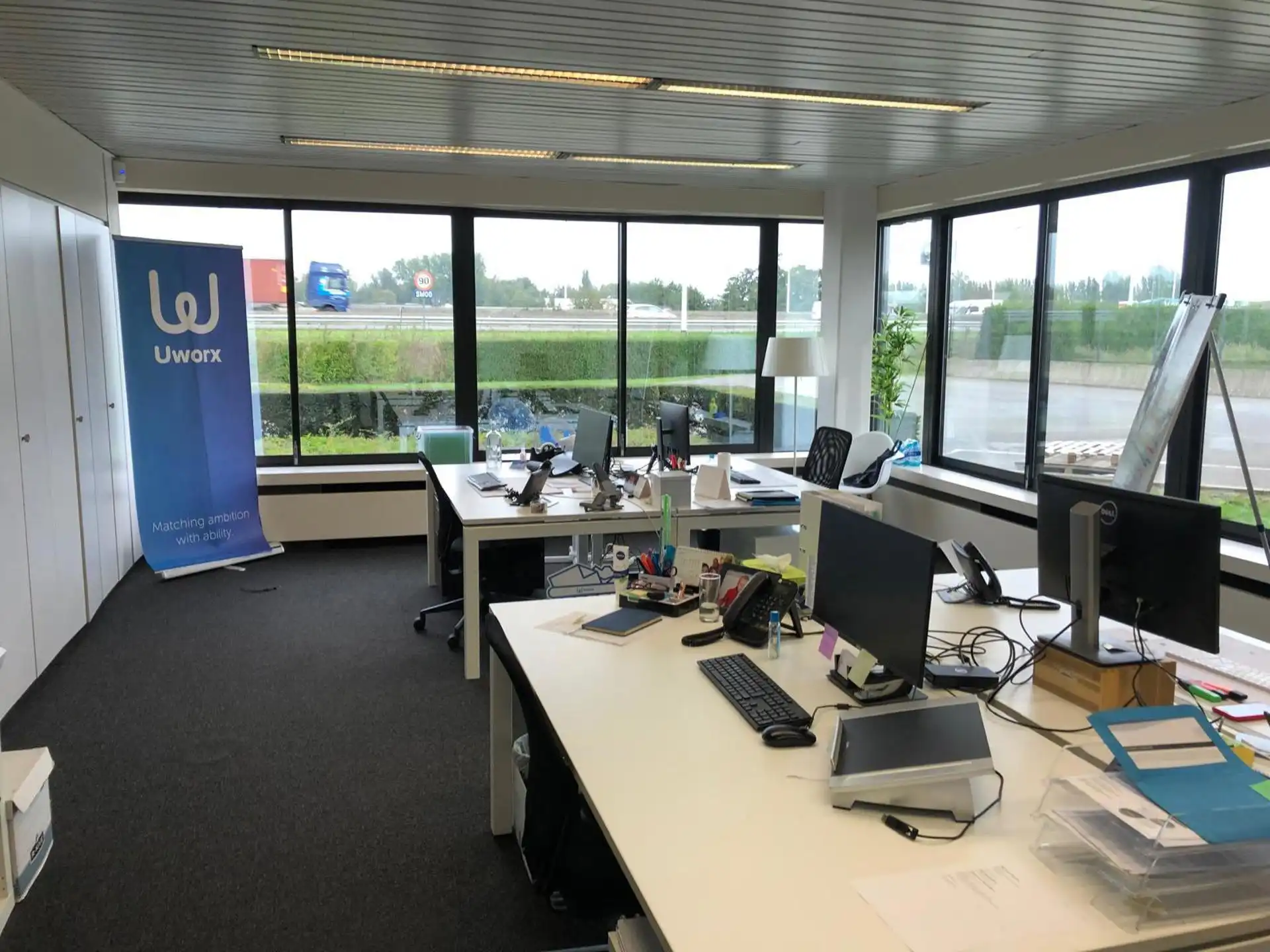 Logistiek magazijn langs E17 tot +/- 3.000m² met loskades foto 12