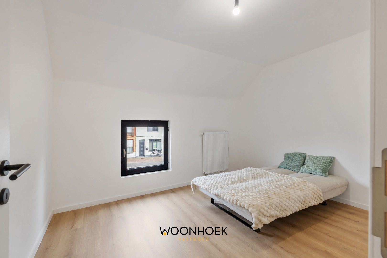 Energiezuinige woning in Japandi-stijl met 6 zonnepanelen in centrum foto 22