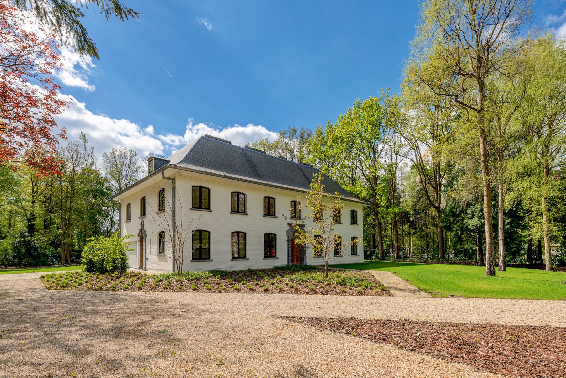 BRASSCHAAT - Volledig vernieuwde villa in doodlopende straat foto 35