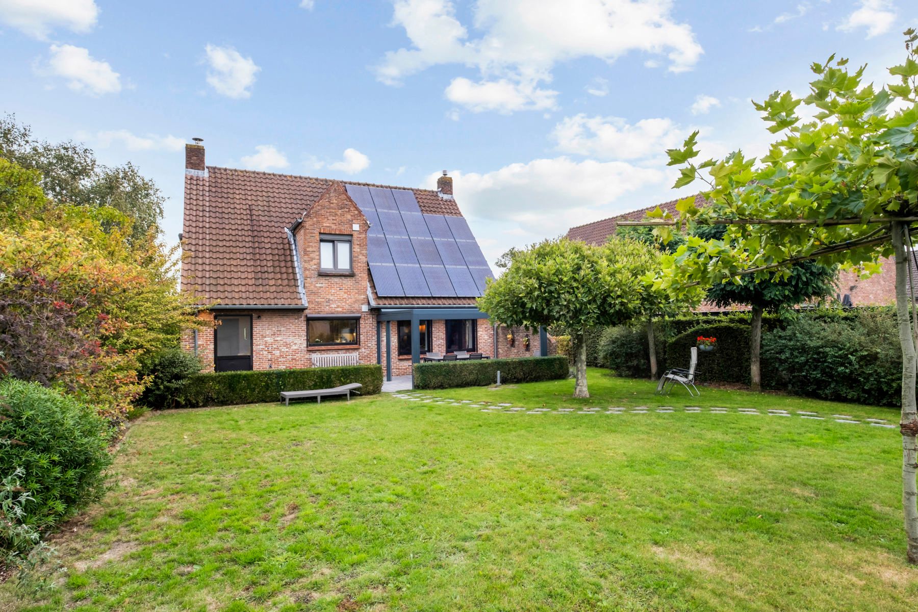 Instapklare woning in rustige woonwijk te Loppem! foto 7