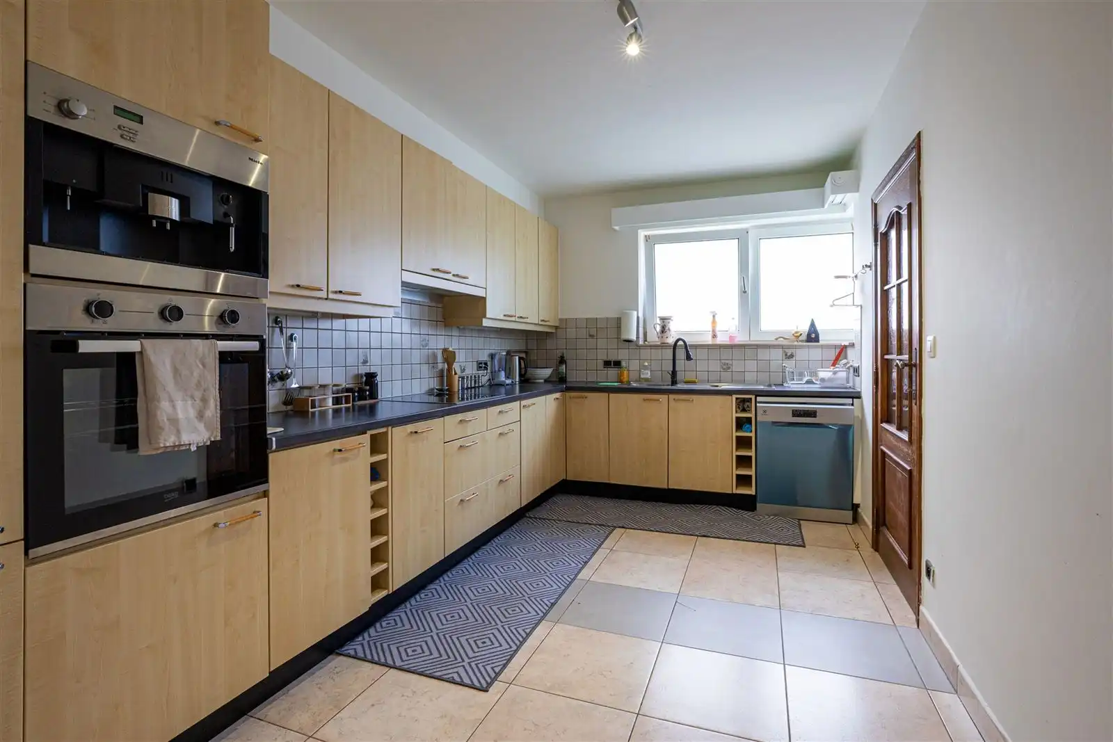 2 slaapkamer appartement met staanplaats en kelder foto 4