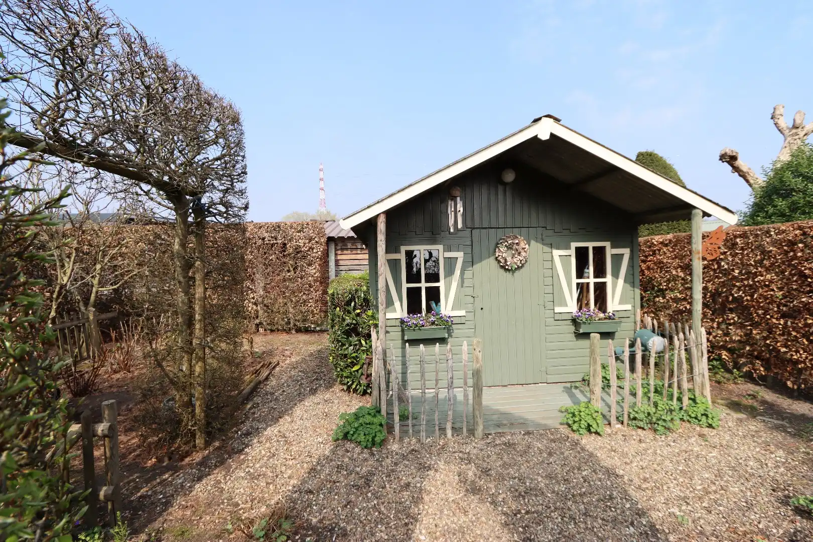 Mooi, verzorgd vrijstaand huis met drie slaapkamers  foto 31