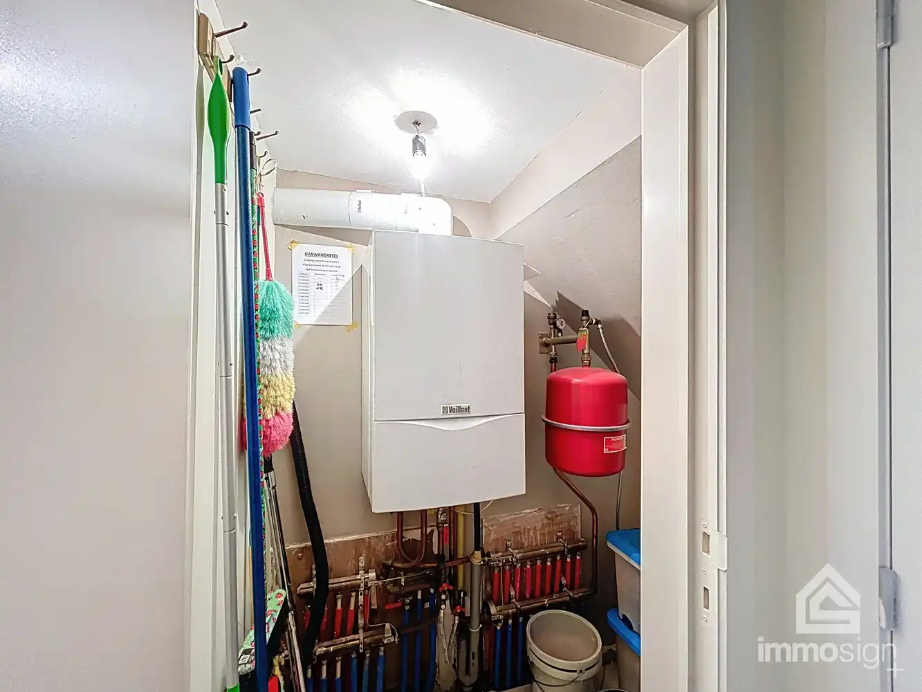 Appartementsgebouw met gelijkvloers- en duplexappartement in Peer centrum! foto 23