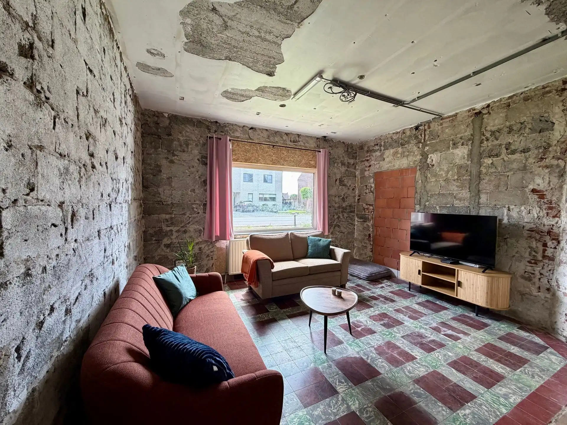 Renovatieproject met enorm potentieel op een ruim perceel van 9a85ca. foto 10