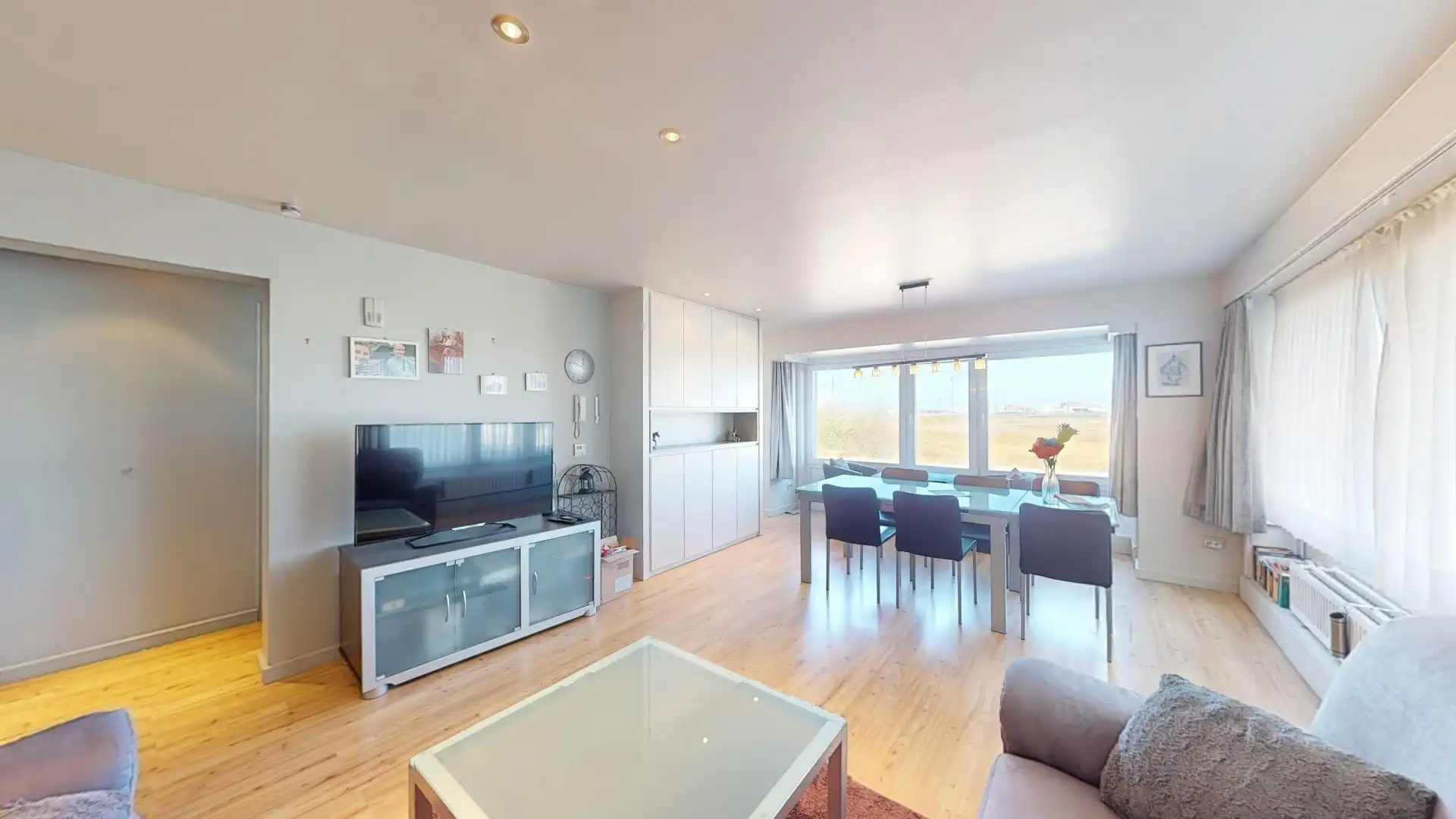 Ruim appartement met 3 slaapkamers en fantastisch uitzicht aan de Zeedijk in Heist-aan-Zee - Te koop! foto 3