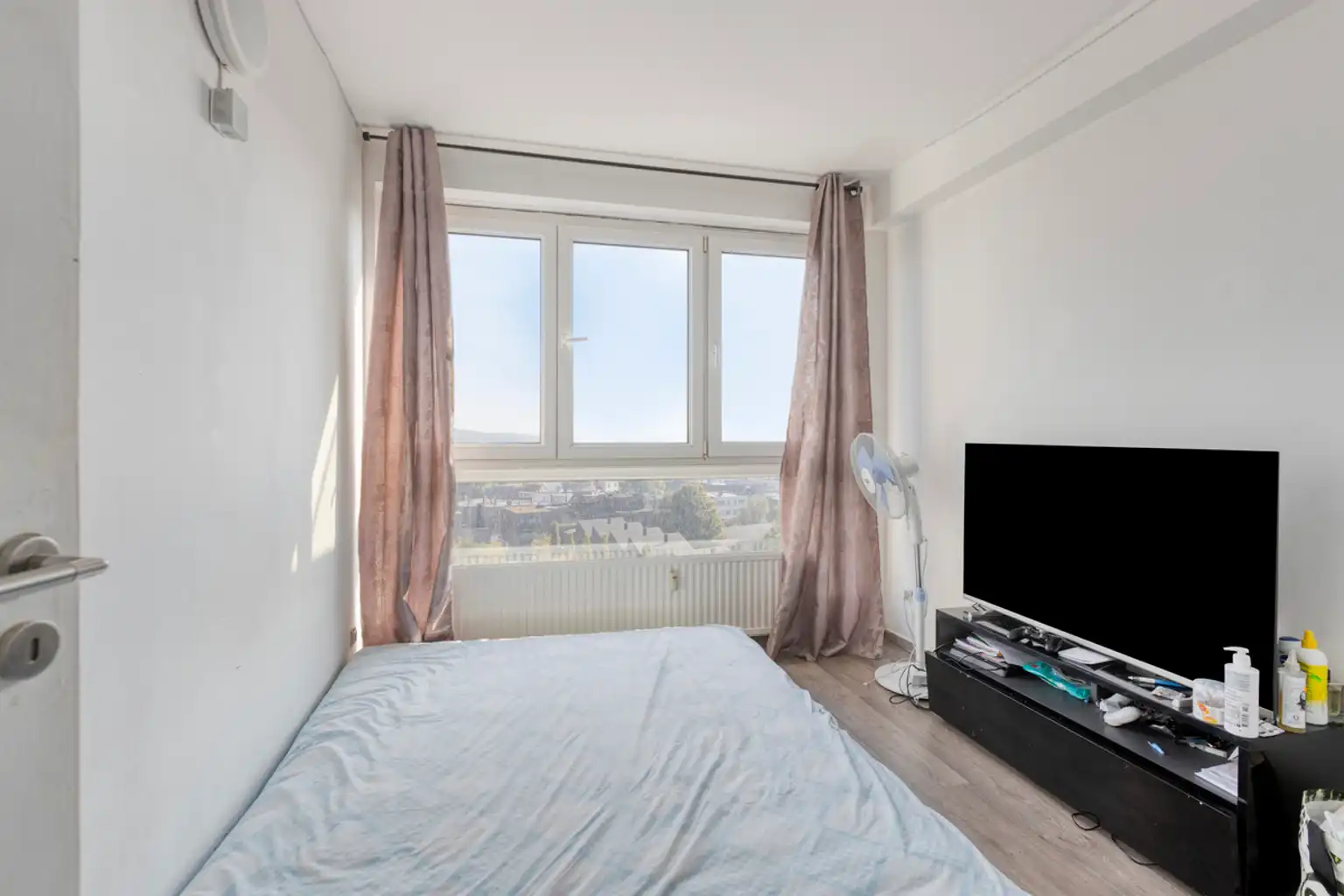 Instapklaar 2-slaapkamerappartement te Brussel foto 8