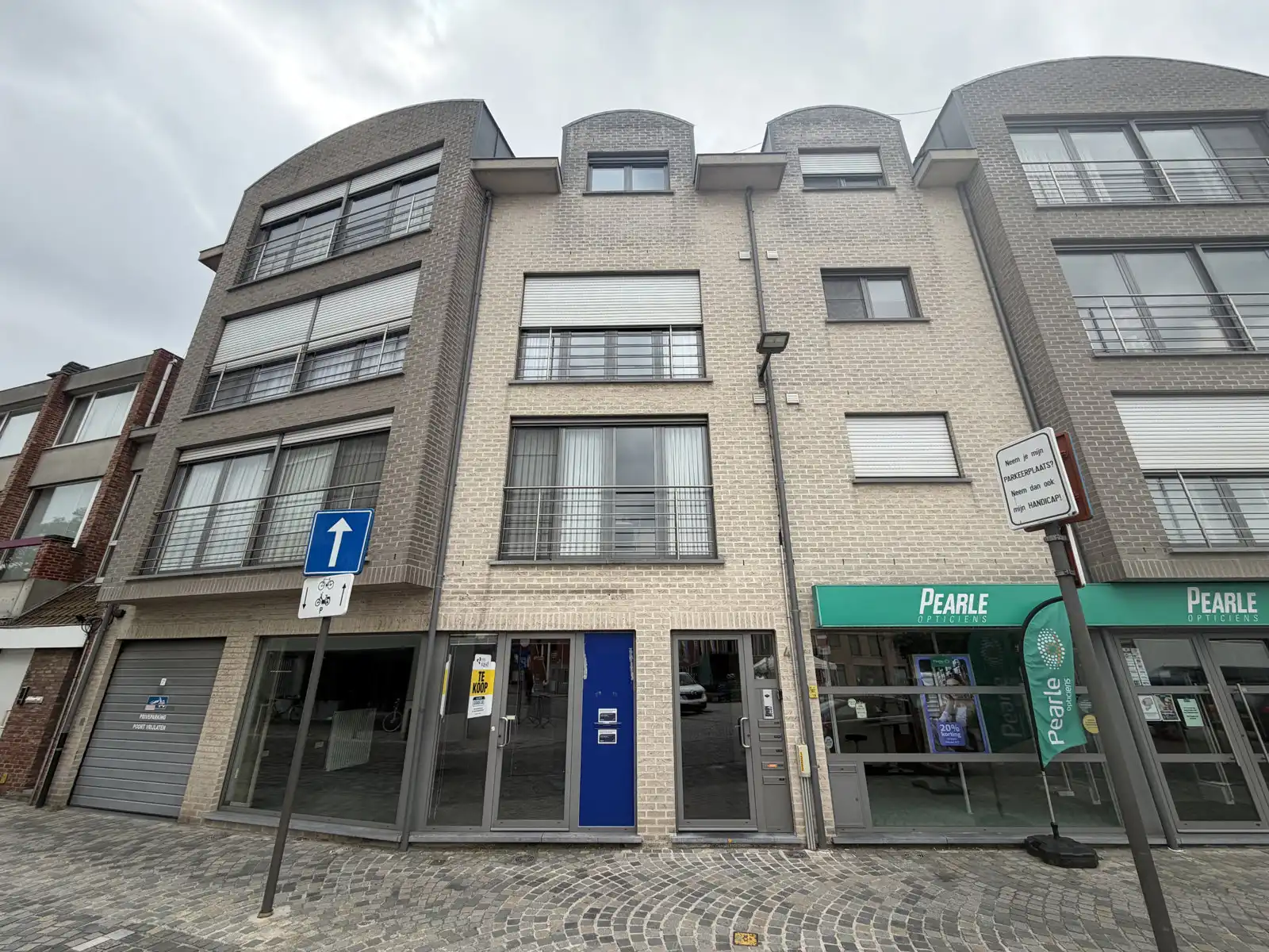 Gunstig gelegen commercieel gelijkvloers in centrum Ekeren! foto 12