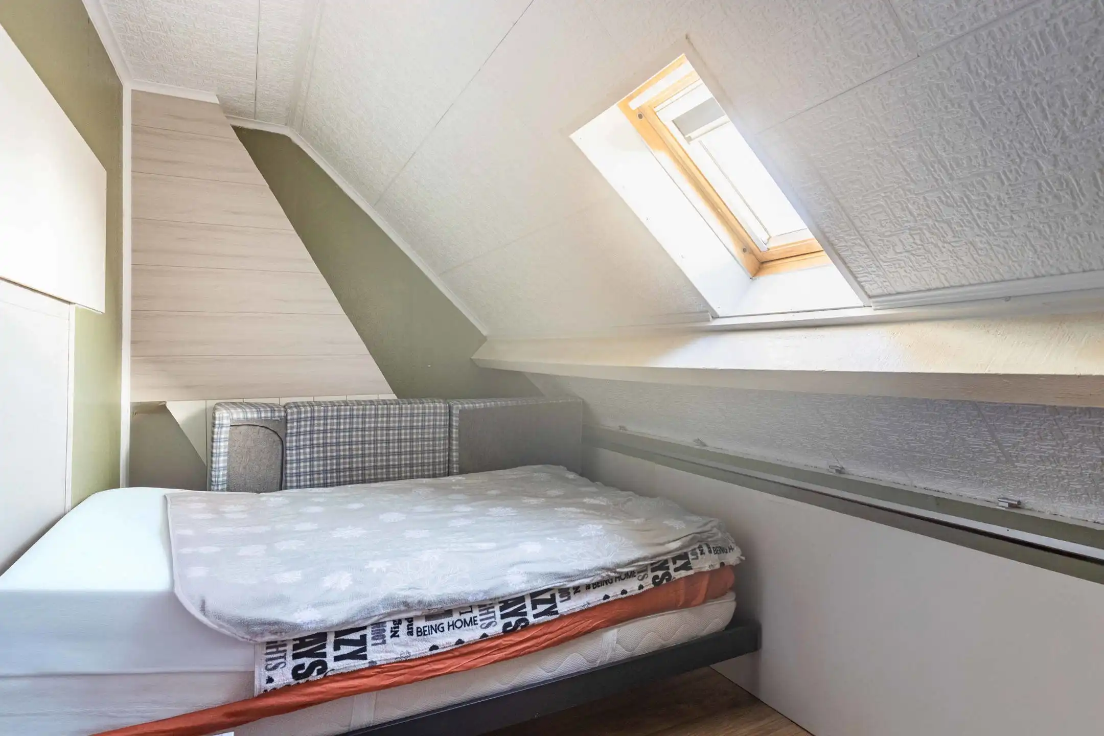 Comfortabele woning met tuin en private parking foto 11