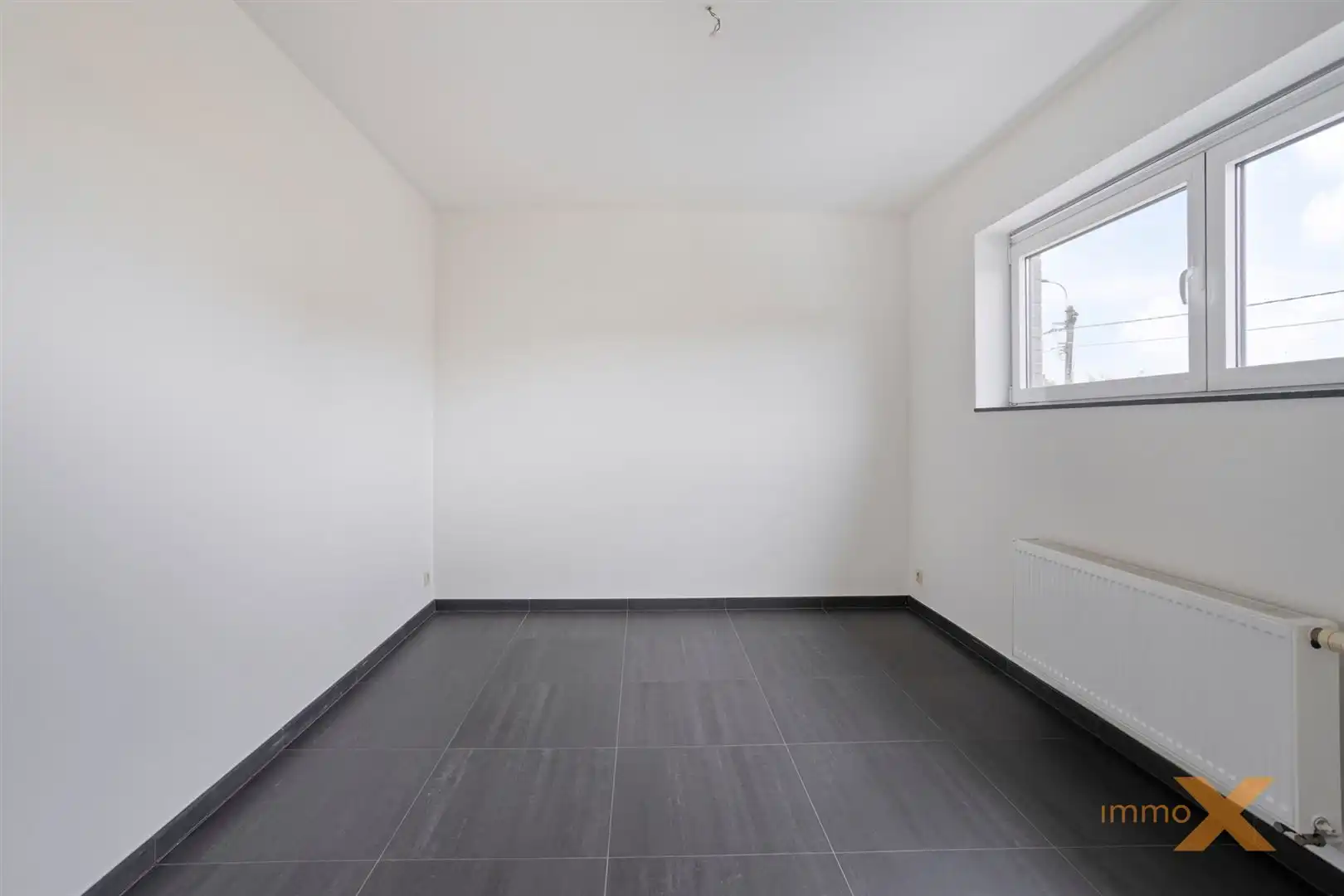 RECENTE INSTAPKLARE LICHTRIJKE RUIME WONING foto 15