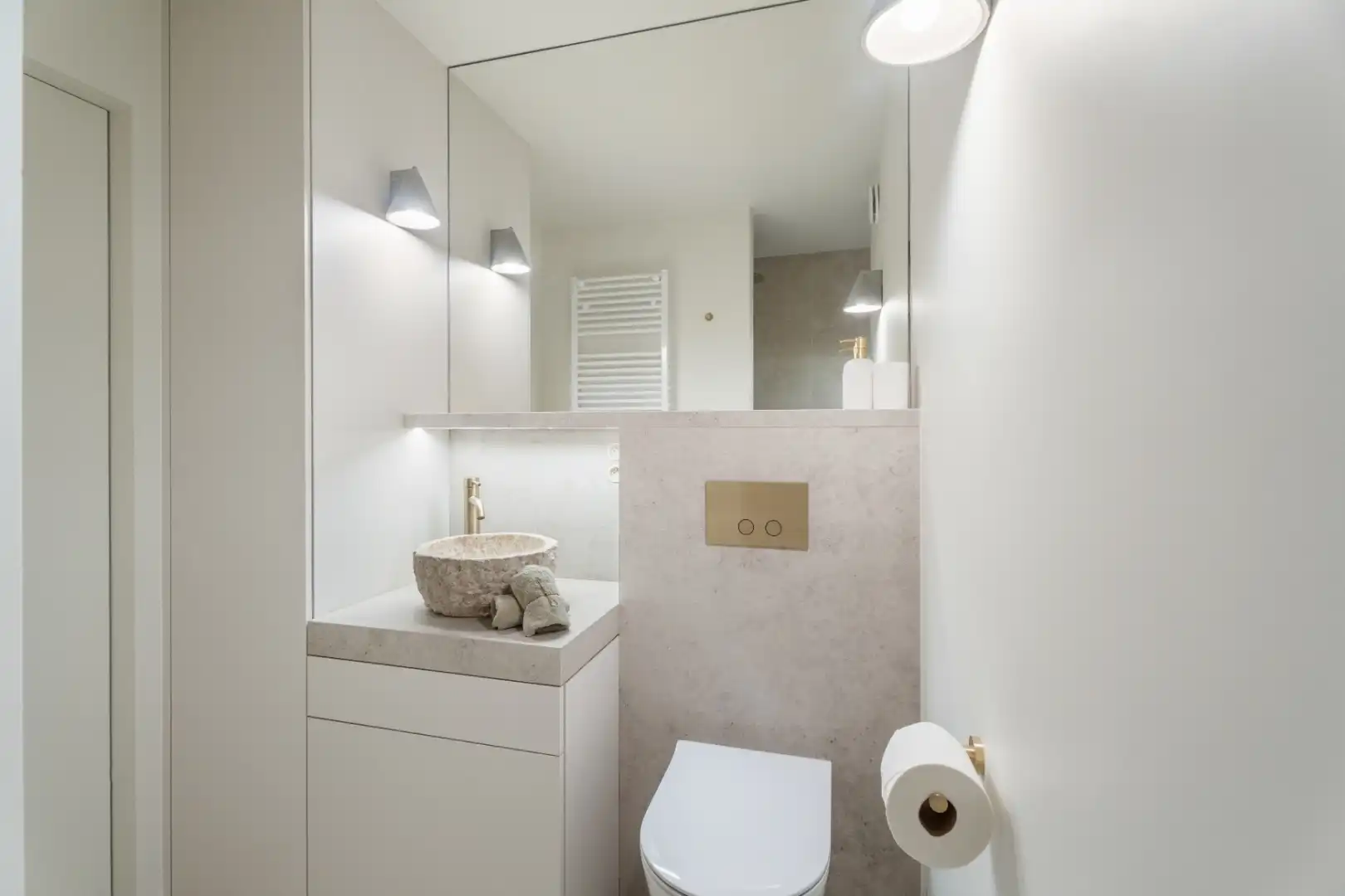 Luxueus gerenoveerd appartement met frontaal zeezicht te Nieuwpoort foto 14