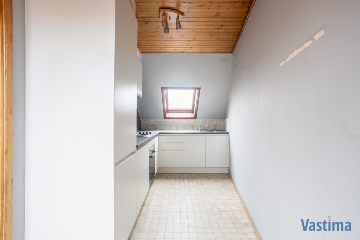 Op te frissen dakappartement met loft allures foto 6