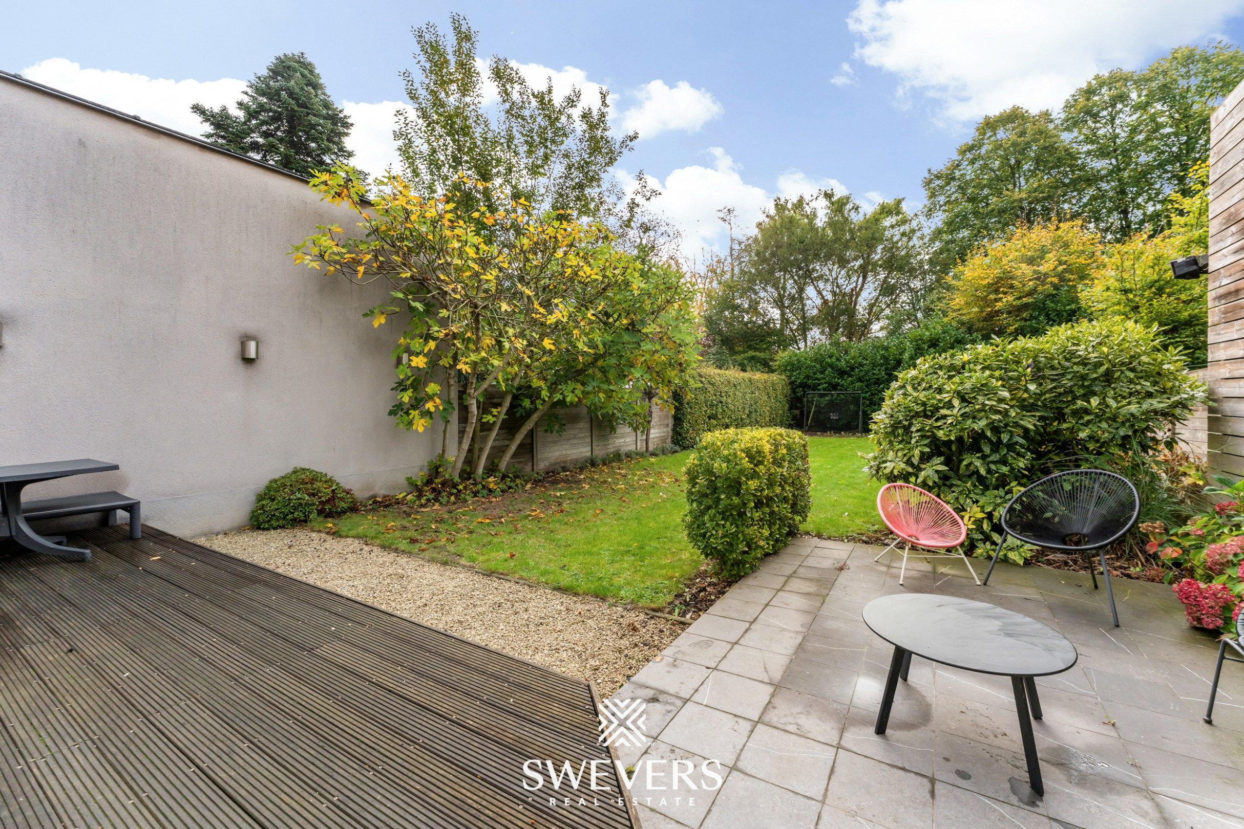 Totaal gerenoveerde karaktervolle woning met zicht op groen foto 24