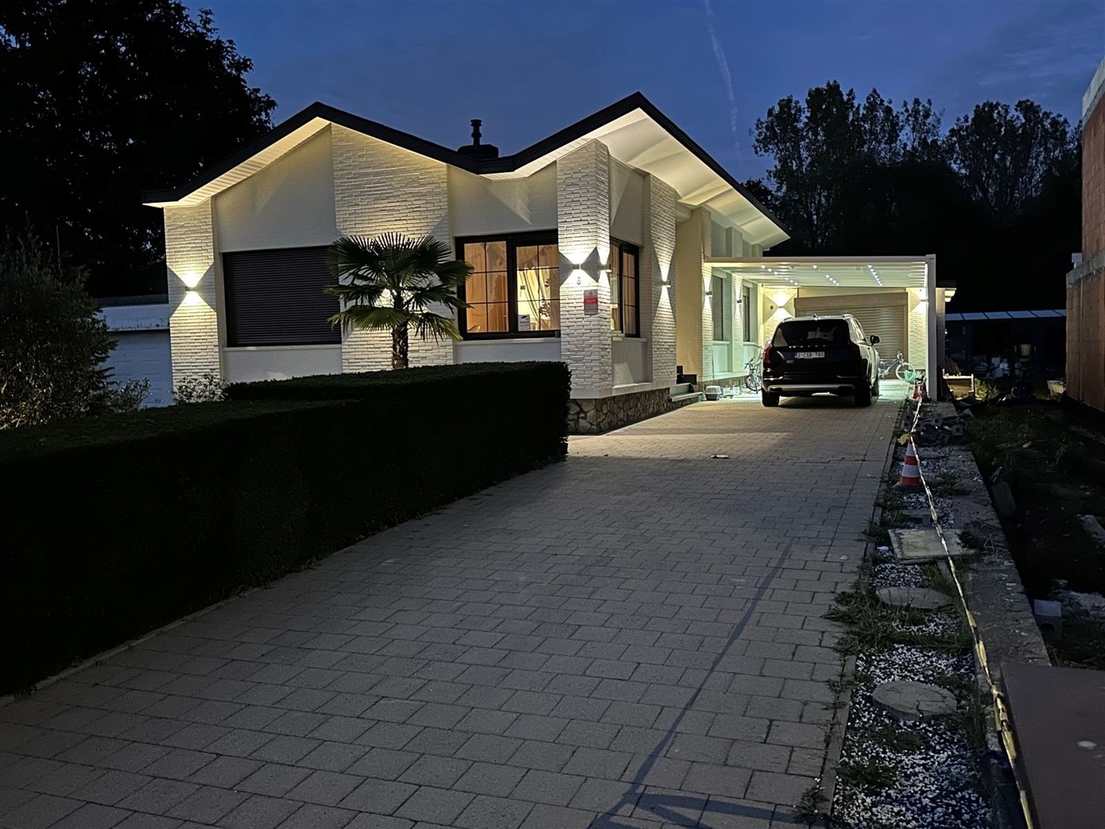 VERKOCHT ONDER VOORWAARDEN !!! Charmante villa met 4 slaapkamers, mooie tuin en zwembad foto 4