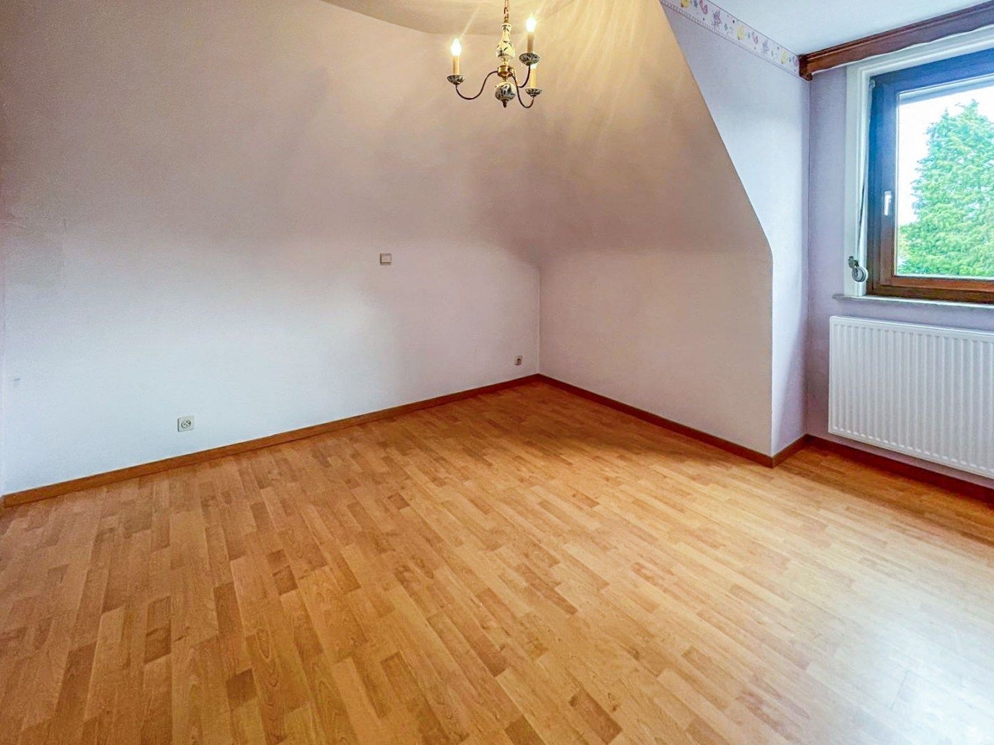 Te renoveren viergevelwoning met tuin foto 14