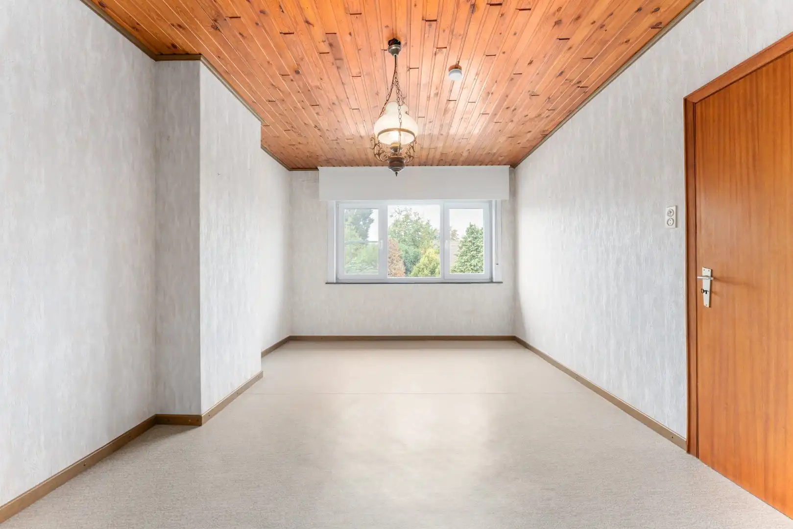 Lichtrijke en stevig gebouwde halfopen woning op een perceel van 794 m² foto 12