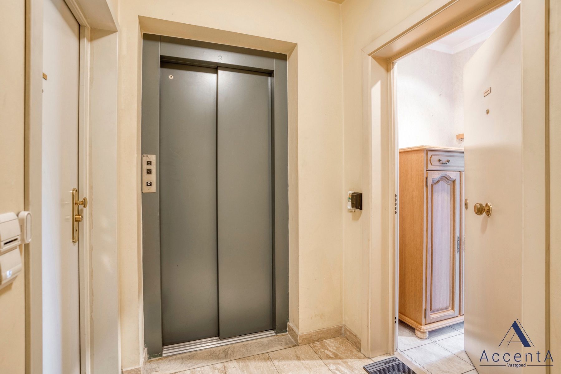 Instapklaar 1-slaapkamerappartement met terras  foto 4