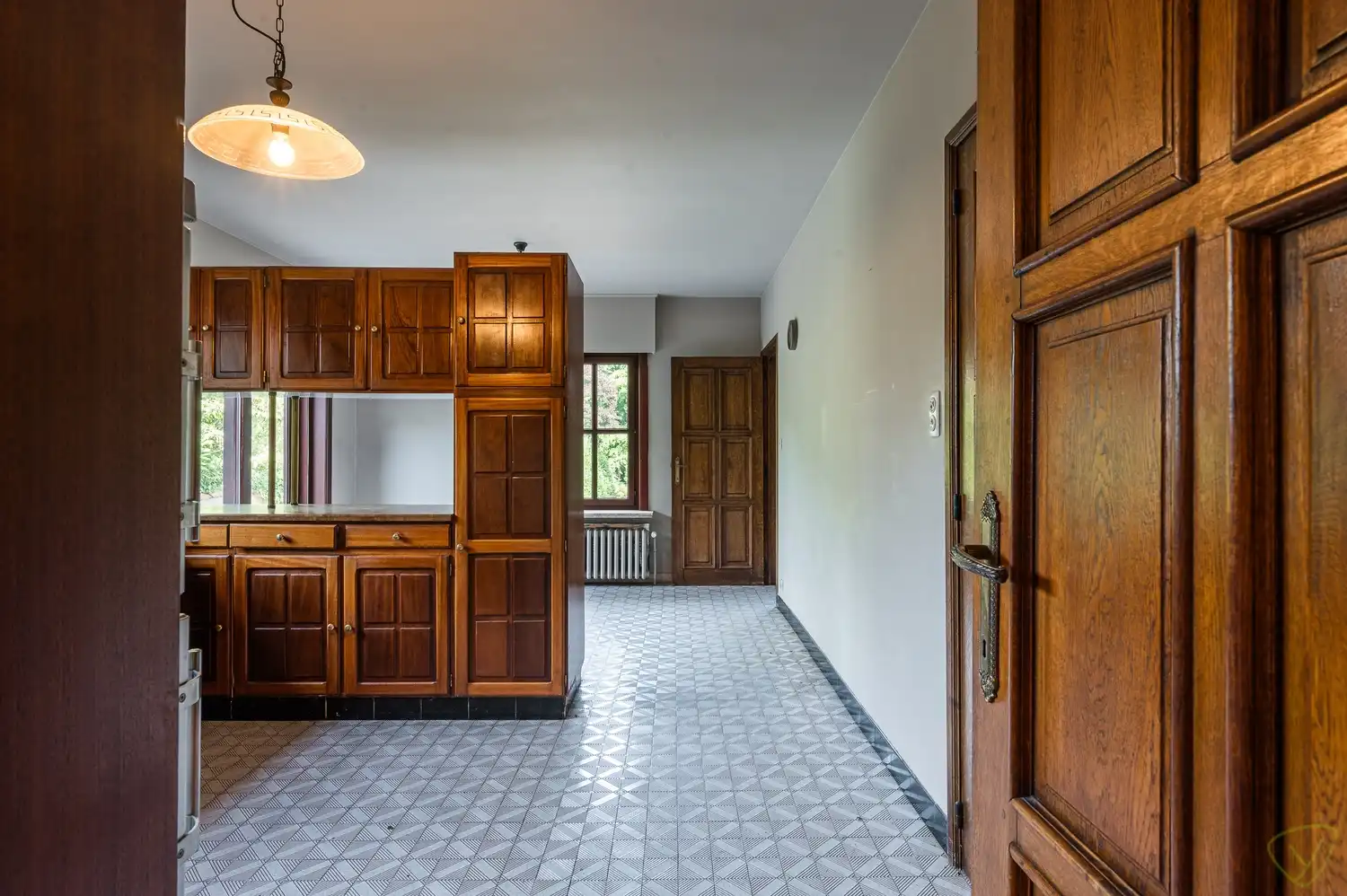 Vrijstaande villa op een uitzonderlijk groot perceel met bosgrond in Lembeke foto 6