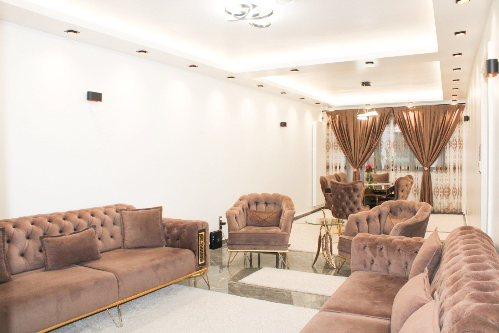 Instapklare woning in het hart van Sint-Niklaas met 5 slaapkamers en inpandige garage foto 4