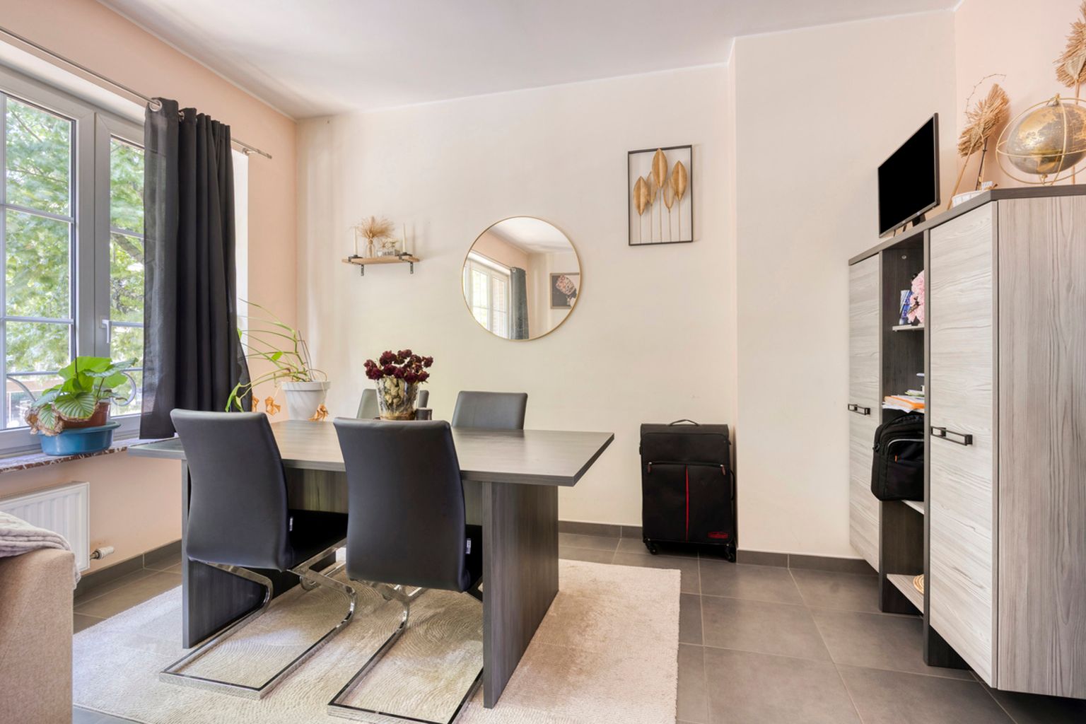  instapklaar 1-slaapkamerappartement met ruim terras foto 6