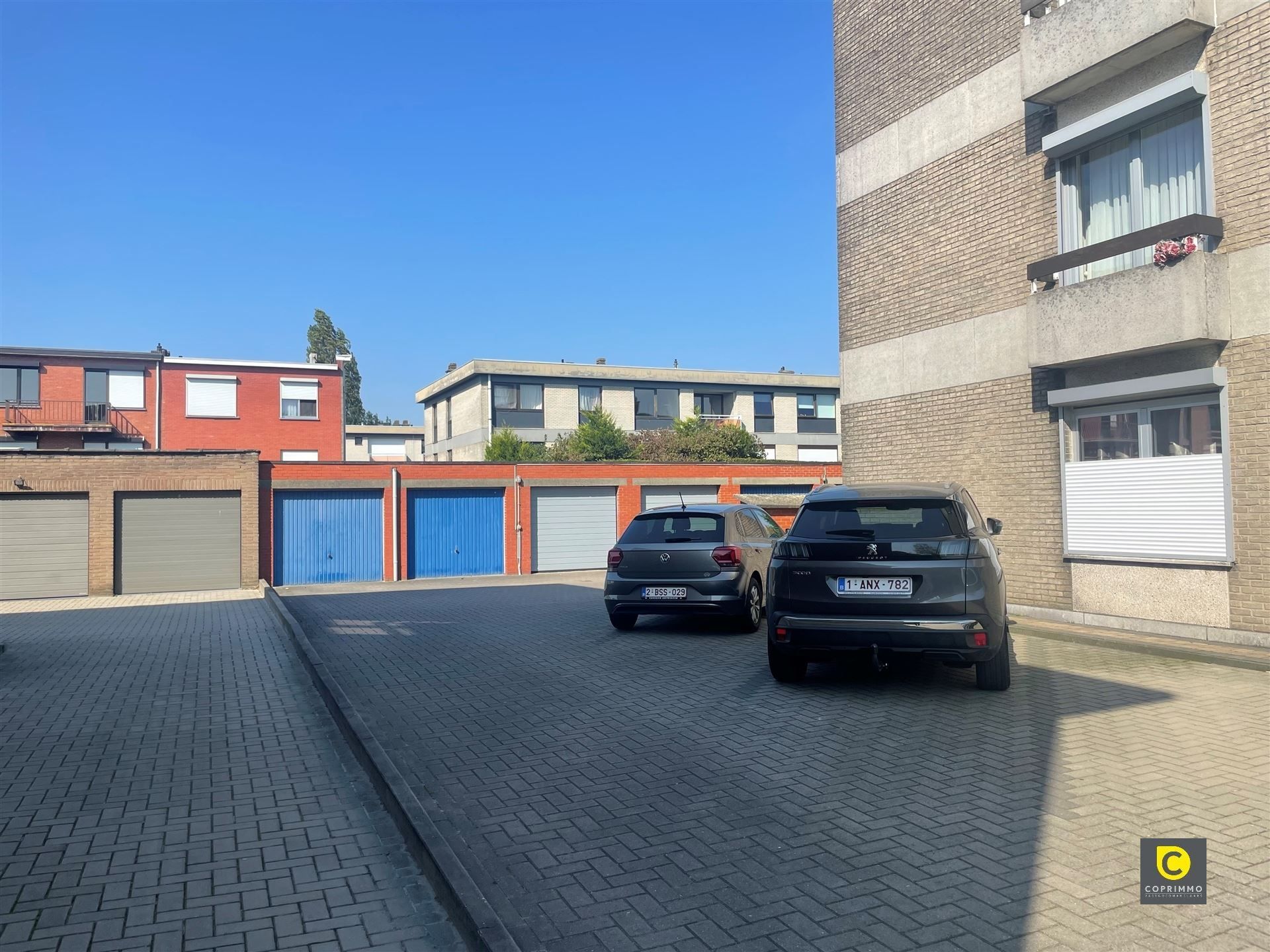 App:2 slks. en een garagebox  foto 10