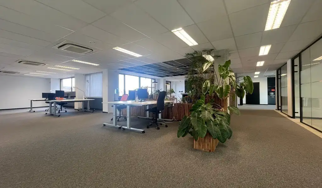 Kantoorruimte te huur in Regent Building in Berchem foto 16