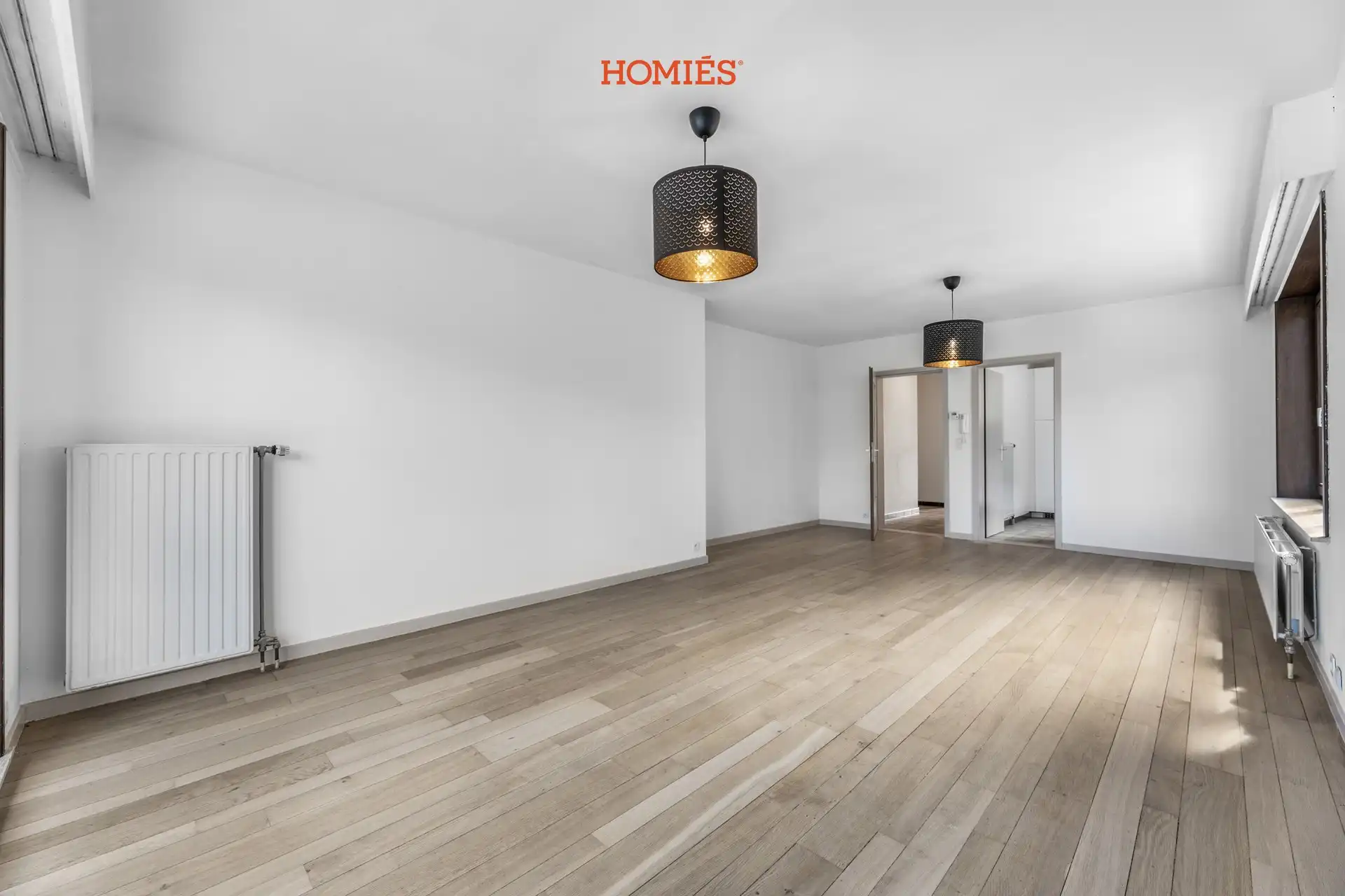 Instapklaar en vernieuwd 2-slaapkamerappartement met garage foto 5