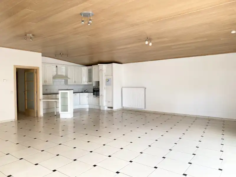 Gezellige woning met 2 slaapkamers, garage en groot terras foto 4