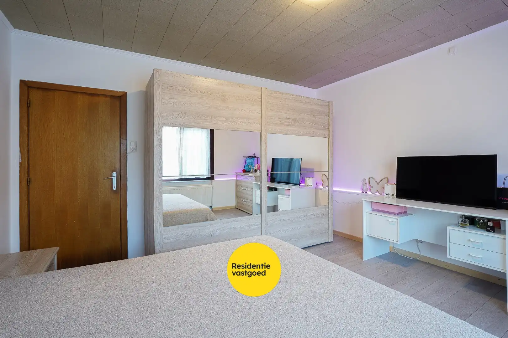 Woning met 5 slaapkamers in het centrum van Eernegem foto 13