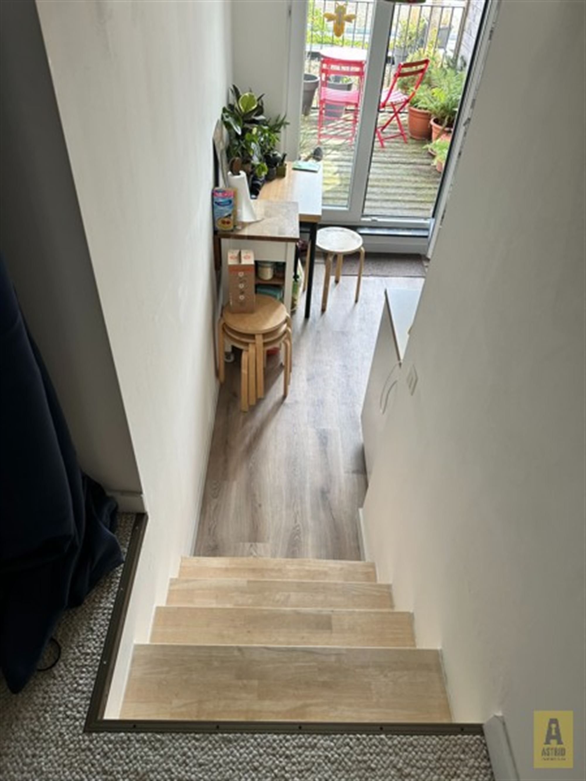 Leuke ruime studio met groot terras foto 6