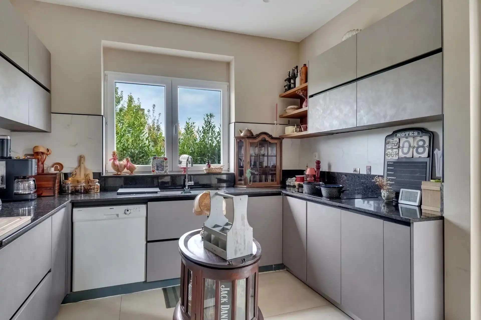Gezellige woning in het landelijke Veldwezelt foto 9