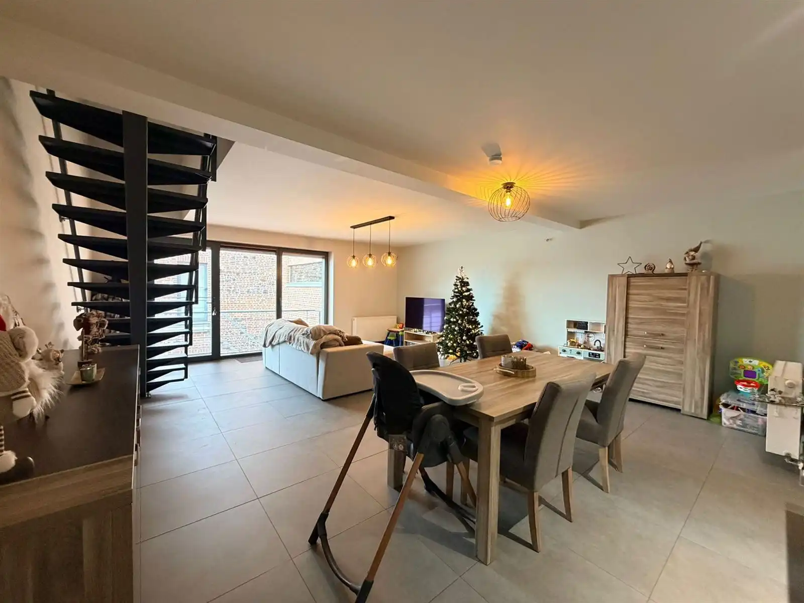 Duplex-appartement met 2 slaapkamers TE HUUR te Oetingen foto {{pictureIndex}}