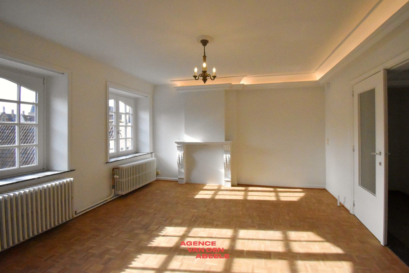 Gerenoveerd appartement in hartje Brugge foto 3