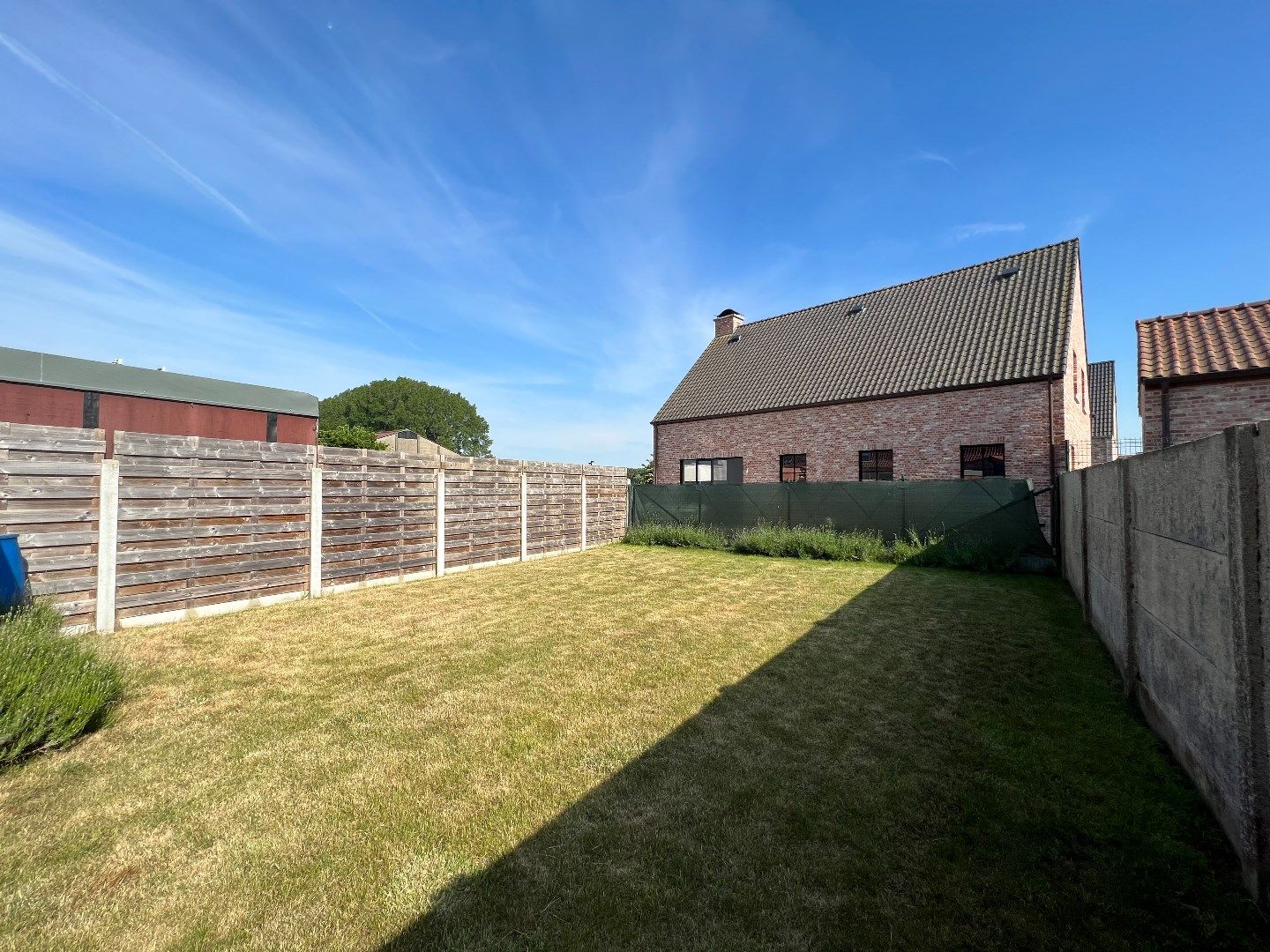 WONING MET 3 SLAAPKAMERS EN TUIN IN DIKKEBUS foto 2