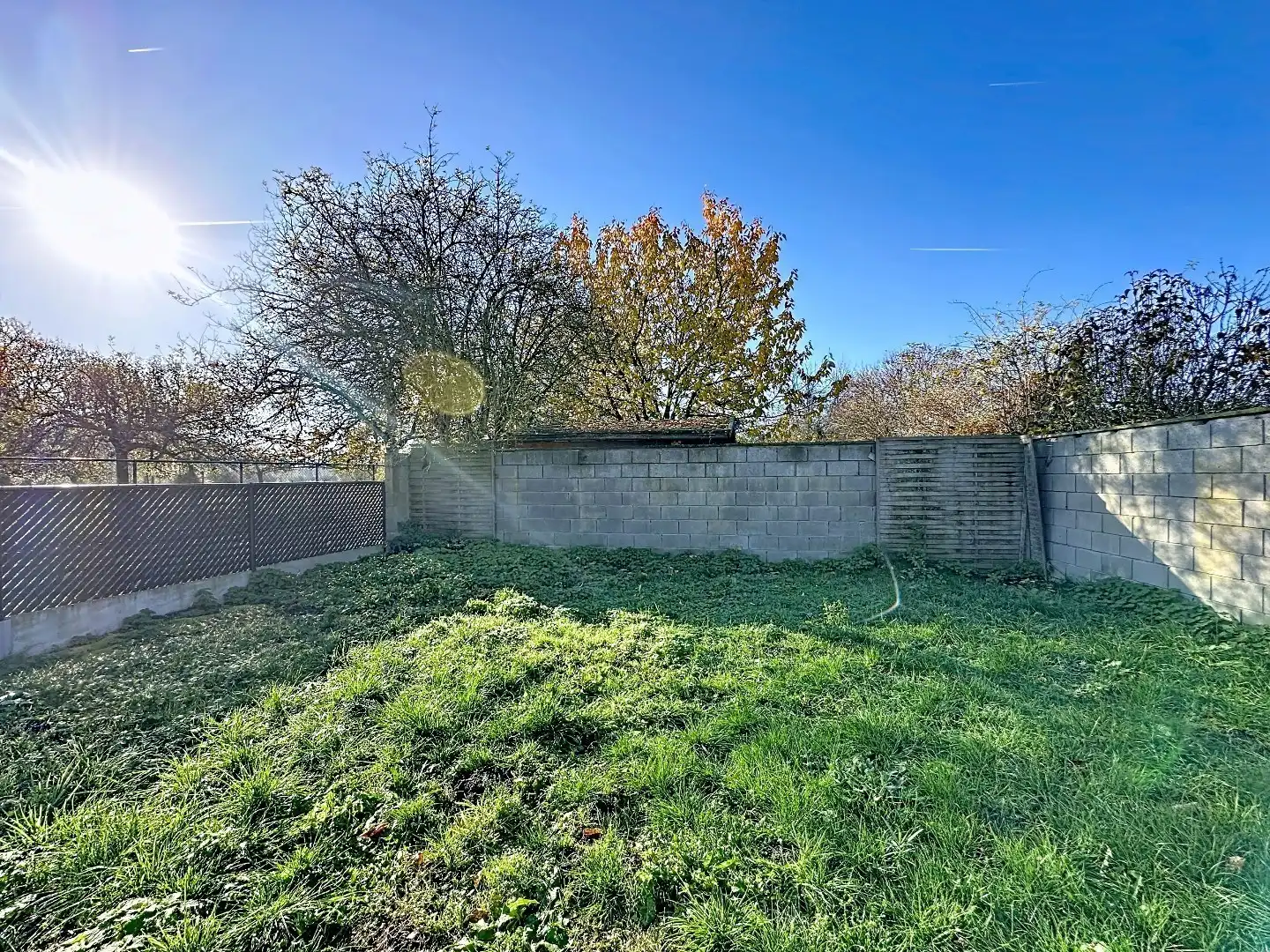 Ruime Gezinswoning met Zonnige Tuin en Renovatiepotentieel foto 19
