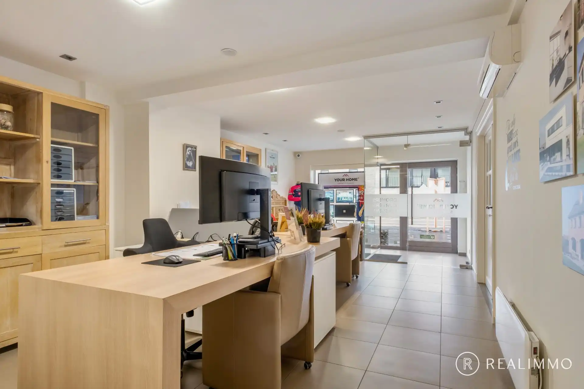 Ruime en veelzijdige handelsruimte met sterke zichtbaarheid in regio Waregem foto 12