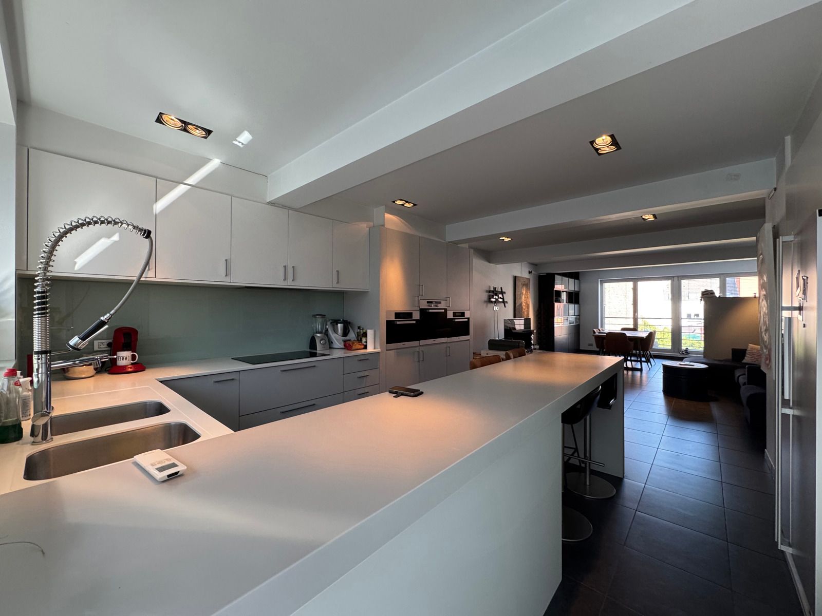 Luxueus afgewerkt duplex loft in het centrum van Aalst! foto 10